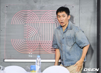 [사진] 양조위, 많은 팬들에 깜놀