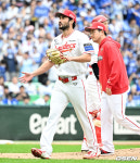 [사진]마운드 내려가는 화이트