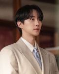 3연속 흥행 이준호, 태풍상사서 얼굴 갈아끼운 무서운 연기력