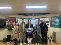 삼성 김헌곤, 굳센병원 윤성대 병원장과 함께 모교 야구부에 1000만 원 기부