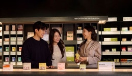 서점과 약국이 한 공간에? ‘옵티마 웰니스 뮤지엄 약국(OWM 약국) 종각점’ 문 열어