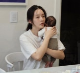 '민지 닮은꼴' KCM 아내, 세 남매 육아 고충 