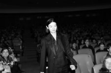 김민희와 늦둥이 부모된 홍상수, 이혼 후 돌아온 여배우 그린다..5월 6일 개봉