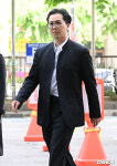 [사진]'병역법 위반' 법원 향하는 송민호