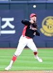 데일 최다 실책 1위, 동점주고 끝내기 맞는 불펜...'8연승→3연패' KIA 지키는 야구가 흔들린다