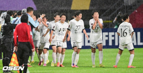[사진]역전골 기뻐하는 북한 내고향여자축구단, 결승 가자