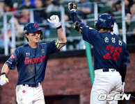 '박세웅 6G 만에 2승 사냥 성공+전민재 이틀 연속 역전포' 롯데, 또다시 역전극으로 2연승…SSG 4연패 [인천 리뷰]