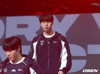 [MSI] ‘카나비 펄펄’ 한화생명, 조커픽 ‘워윅’ 꺼낸 G2에 기선 제압 1-0