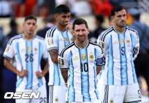 패배하자 주먹부터 나왔다...아르헨티나, 월드컵 결승 뒤 집단 충돌→FIFA 징계 착수
