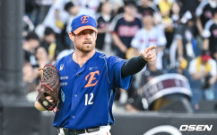 '홈런-홈런-홈런' 8회 10득점 대폭발하다...'한지윤 데뷔 첫 홈런' 한화, LG 14-4 대파하고 위닝 성공 [대전 리뷰]