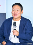 [사진]영화 타짜: 벨제붑의 노래 의 최국희 감독