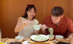 '돌연 활동 중단' 국가비, 3개월만에 밝은 근황 공개..딸 생애 첫 한국여행