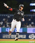 KIA 연이틀 불펜 붕괴, 3위 LG 졌는데 또 역전패...힐리어드 40호 동점투런→권동진 역전결승포 KT, 3연승 '매직넘버 6' [광주 리뷰]