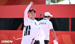 [사진]금메달 이우석, 한국 양궁 자존심 세웠어요