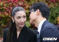 이재샘김, 11월 결혼 '예비부부' 나들이..팔짱 끼고 명품백 들어주는 다정함[Oh!쎈 이슈]