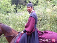 연기는 멈출 수 없어, 차승원 갈비뼈 투혼