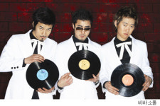 휘성-거미의 엠보트, 비바 소울 필두로 삼색변신