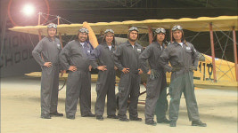 천황궁 폭격 다룬 