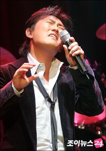 이승철, 국가 애도에 동참하며 콘서트 일정 연기 결정