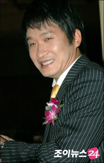 [포토]결혼식 사회 맡은 서경석,'신랑이 부러워~'