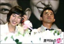 [포토]안재욱,'서지혜와 13살 나이차 얘기에 그저 하늘만~'