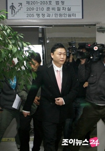 [포토]싸이, '침통한 표정'