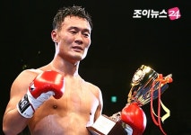 K-1 데뷔전 지인진, 3-0 판정승