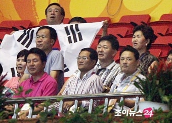 [포토]유인촌 장관, '축구대표팀 응원하러 왔어요'