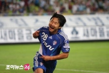 돌아온 이천수 434일만의 골맛..수원 인천에 1-0 승리