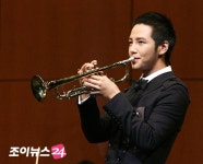 [포토]장근석, 트럼펫 연주 들어보실래요~