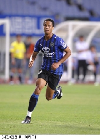 '이동국 해트트릭' 전북, 제주에 완승...인천은 대구에 2-1승