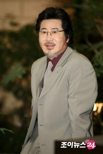 유동근 