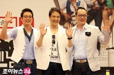 [포토]다시 뭉친 세친구, tvN 세남자로 인사