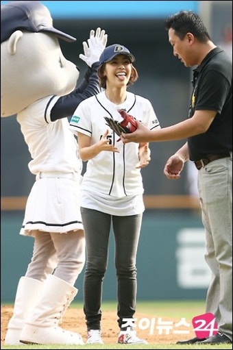 [포토]이윤지, '쑥스러워서~'