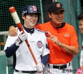[포토]롯데 박영태 코치, (이)원석이 말 안듣지~