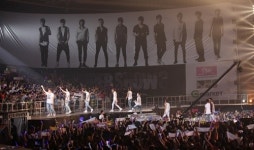 슈퍼주니어, 1만여 팬들과 하나된 콘서트