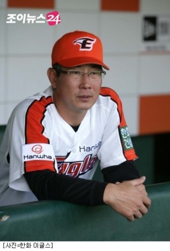 '꼴찌팀 감독' 한대화, 팀 리빌딩 대신 '류현진 20승' 선택