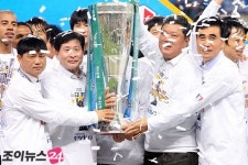 [포토]2010 FA컵 우승 차지한 수원 삼성