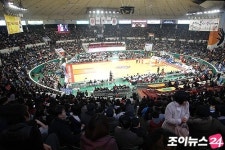[포토]설 명절 잠실은 농구 열기로 후끈!
