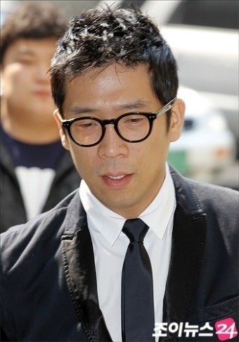 [포토]MC몽, '최후 변론 위해 법원 출석'