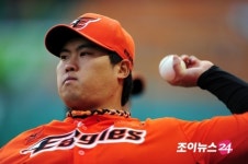 류현진, 134구 완투승···한화, 3-1로 삼성 제압