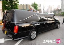 [포토]화장장으로 향하는 운구차