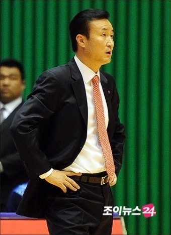 [포토]김진 LG 감독, '이거 잘 안풀리네'