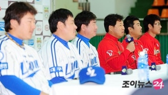 [포토]2011 한국시리즈 미디어데이, '미소 속 은근 기싸움'