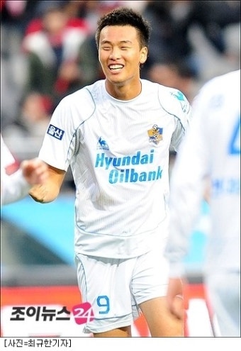 김신욱 '결승골' 울산, 개막전서 포항 1-0 격파