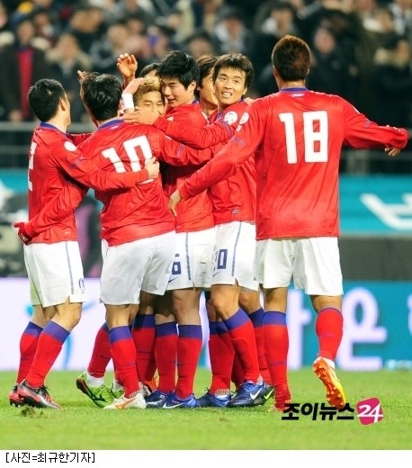 한국 대표팀, 이현중-유기상의 활약으로 레바논 꺾고 8강 진출 전 질주