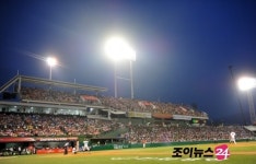 [포토]새로워진 대전 한밭야구장에서 2012 프로야구 올스타전
