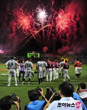 [포토]2012프로야구 올스타전, 화려한 불꽃놀이로 마무리!