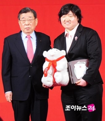 [포토]'코카콜라 체육대상 '공로상 수상한 장미란