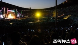 [포토]스케일이 다른 이문세 콘서트